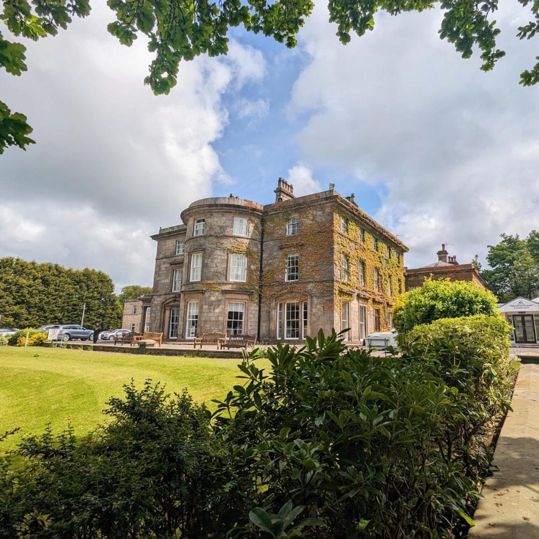 Shaw Hill Hotel Golf And Country Club Chorley  Exterior photo